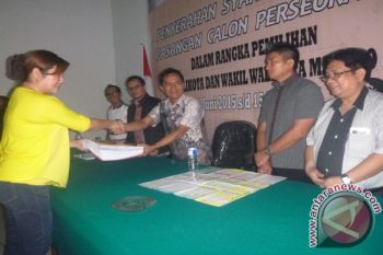 T2-Victory serahkan dukungan di KPU Manado 
