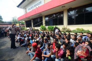 Pemkab Bogor Bina Dan Latih 340 Preman 