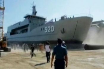 KRI Teluk Bintuni-520 Diserahterimakan