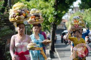 Umat Hindu Bali Gelar Ritual Tumpek Wariga