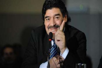 Maradona dilaporkan ikut pencalonan Presiden FIFA