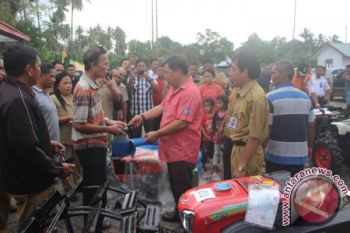Sejumlah Poktan Minahasa Tenggara dapat bantuan Pemkab