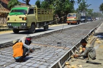 Wali Kota Optimistis Pembetonan Jalan Sesuai Target 