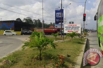 Kemacetan menuju Tol Trans Sumatera