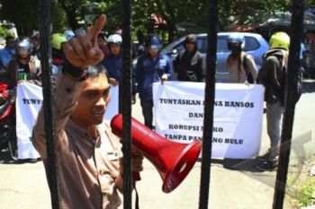 Pembuat Kebijakan Bansos Tak Bisa Dipidana