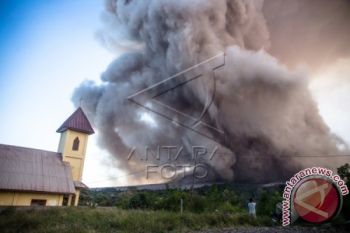 Sinabung Meletus Kamis Dini Hari, Tidak Ada Korban Jiwa