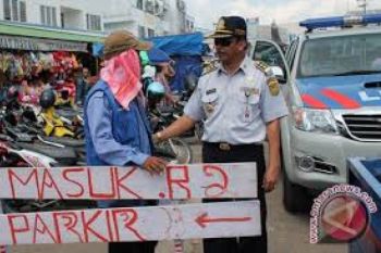 Wali Kota Pekalongan Janji Sikat Juru Parkir Liar