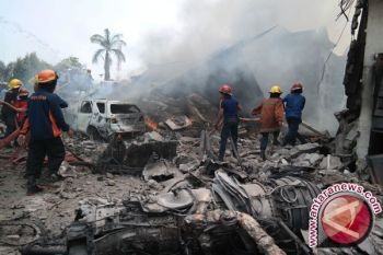 Isak Tangis Warnai Pemakaman Korban Jatuhnya Hercules Eni