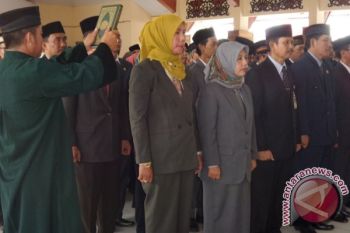 Bupati Kobar Jelang AKhir Tugas Lantik Pejabat Eselon
