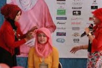 Hijab Tiongkok "Kuasai" Pasar Pekanbaru