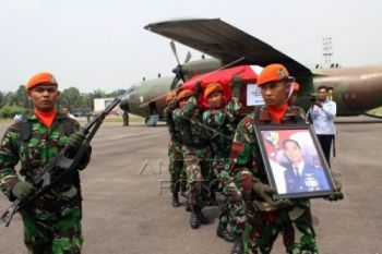Upacara Kemiliteran Iringi Pemakaman Kapten Sandy Permana 