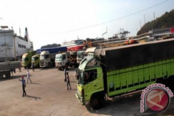 ASDP Merak Imbau Pemudik Menyeberang Siang Hari