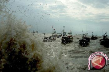 Waspada, gelombang laut berpotensi enam meter di Indonesia
