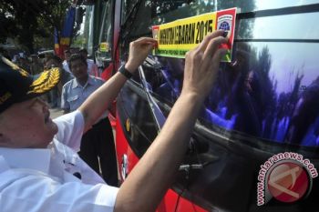 Menhub: Bus tanpa stiker biru dilarang beroperasi