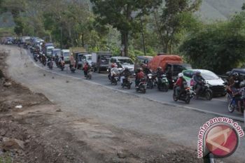 Jalur Selatan Jabar Tersendat di Dangdeur