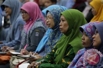 300 Tenaga Honorer Surabaya Terima SK CPNS