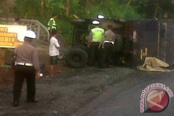 Lebaran - Bus Angkutan Lebaran Berstiker Laik Jalan Mogok