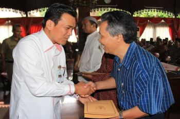 Belasan Ribu Guru TPQ dan GTT Terima Tunjangan