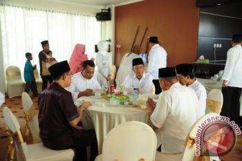 Open House Di Kediaman Bupati Dan Wakil Bupati