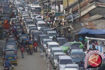 Arus balik pemudik mulai memasuki Jakarta