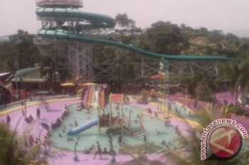 Pengunjung Padati Taman Wisata Lembah Hijau 