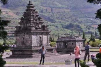 Objek Wisata Dieng Dipenuhi Wisatawan