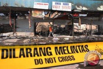 Delapan Kios di Barito Semarang Ludes Terbakar