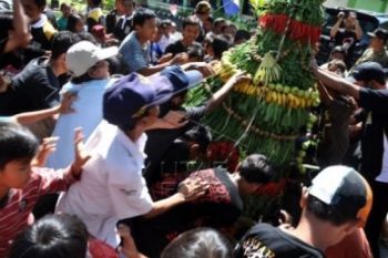 Syawalan, Pekalongan Gelar Tradisi Gunungan Hasil Bumi