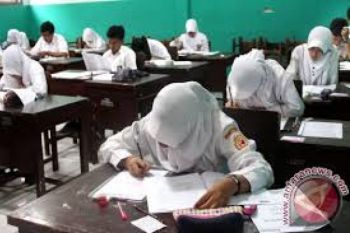 Legislator Meradang karena Edaran Lima Hari Sekolah