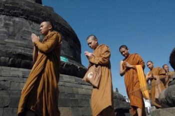 5.000 Umat Buddha Rayakan Asadha di Borobudur