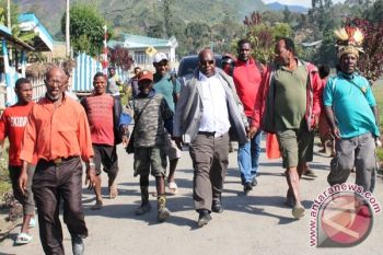 Bupati Tolikara: aktivitas perekonomian di Karubaga normal