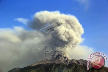  Gunung Lokon di Tomohon Sulawesi Utara Mengalami Peningkatan Aktivitas