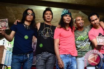 Personel  Slank Kagumi Keindahan Dataran Tinggi Dieng