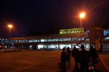 Operasional Landasan Pacu Bandara Minangkabau Dihentikan Sementara
