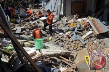 Polisi temukan detonator saat olah TKP
