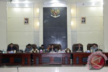 DPRD paripurnakan usulan pemberhentian jabatan kepala daerah 
