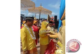 HUT Kelurahan Baru Dimeriahkan Pawai Nasi Adab
