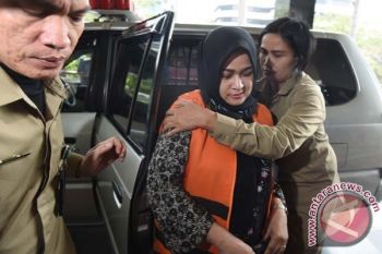 KPK Bawa Sejumlah Dokumen Saat Geledah Kantor Dinas Pemprov Sumut