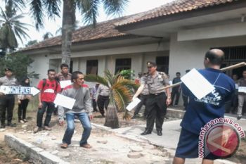 Polres Lampung Timur Rekonstruksi Pembunuhan Bapak-anak  