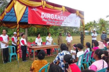 Kodim 1703 distribusi bahan makanan pokok secara gratis 