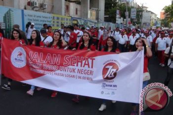 Gubernur lepas jalan sehat BUMN di Makassar 