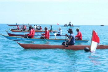 Lomba dayung meriahkan HUT RI di Nabire