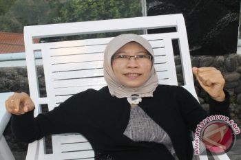 Profil - Ernin Hidayati teliti mikrobial untuk lahan kering