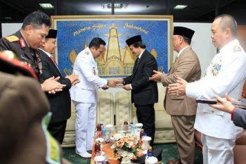 Kementerian LHK Serahkan SK Pelepasan Lahan Kota Baru