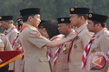Rycko Menoza Terima Lencana Dharma Bakti Pramuka 