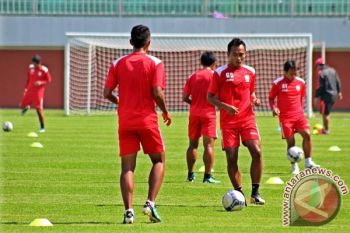  Persis Bermain Imbang 0-0 Atas PSIR