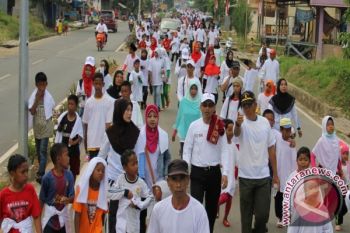 Jalan Sehat "BUMN Untuk Negeri" Di Perbatasan Meriah