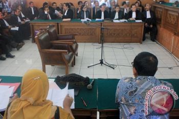 OC Kaligis Tolak Hadiri Sidang Pembacaan Dakwaan
