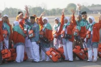 Calhaj Kloter Pertama Embarkasi Solo Diberangkatkan