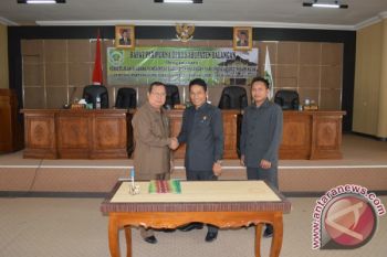 PARIPURNA DPRD BALANGAN